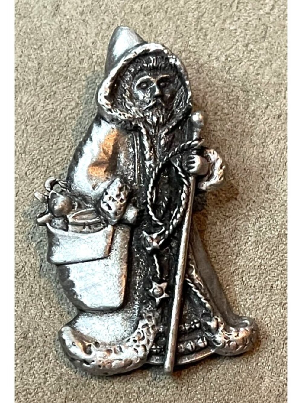 Vintage 80s CAMCO Pewter Santa Claus Brooch Pin Old World Father Christmas Holid
